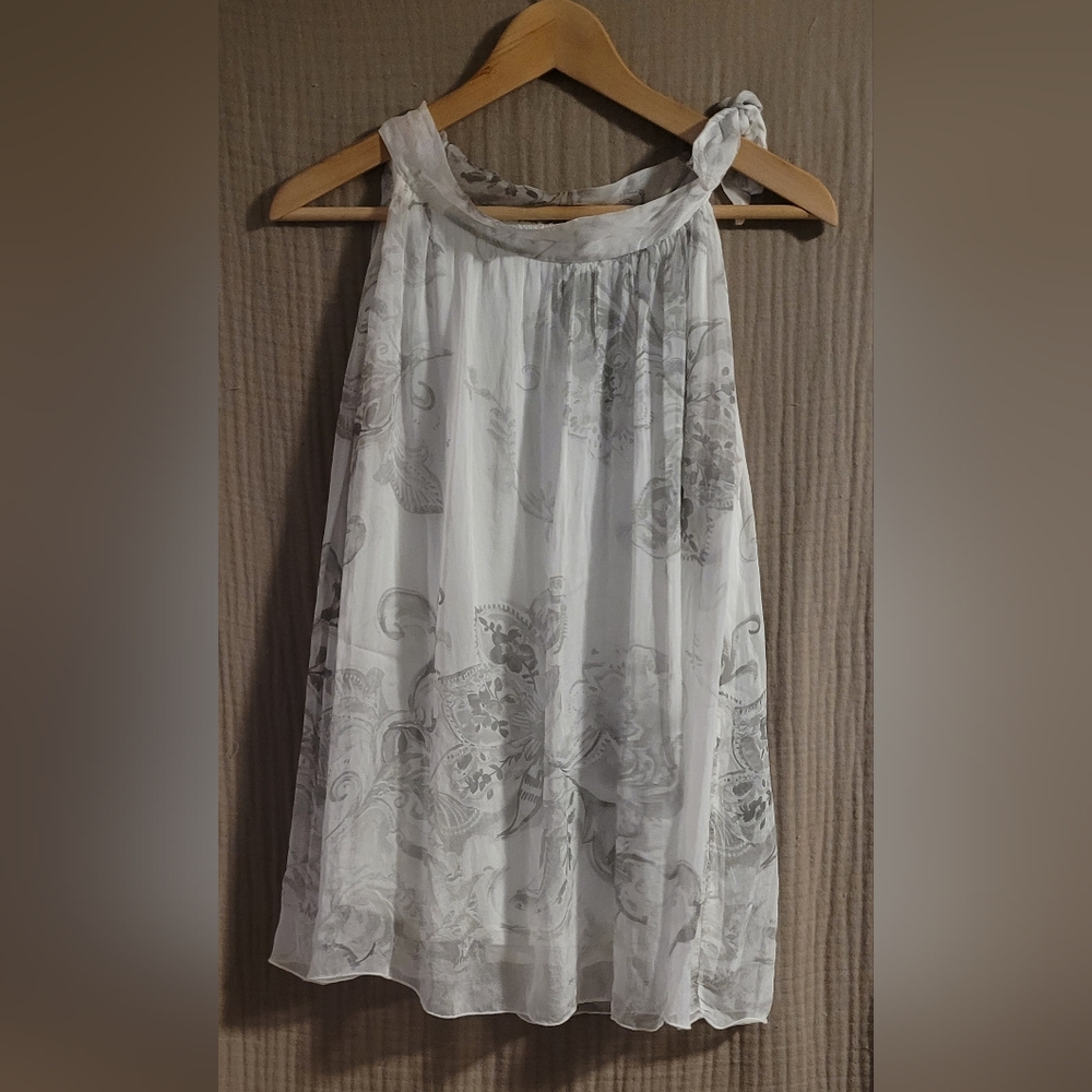 Cobblestone Made In Italy Silk White with Gray Floral Pattern Sleeveless Blouse
